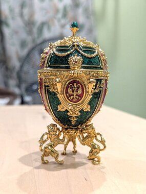 Joan Rivers Imperial Treasures III Angel Egg Trinket Box + Charm